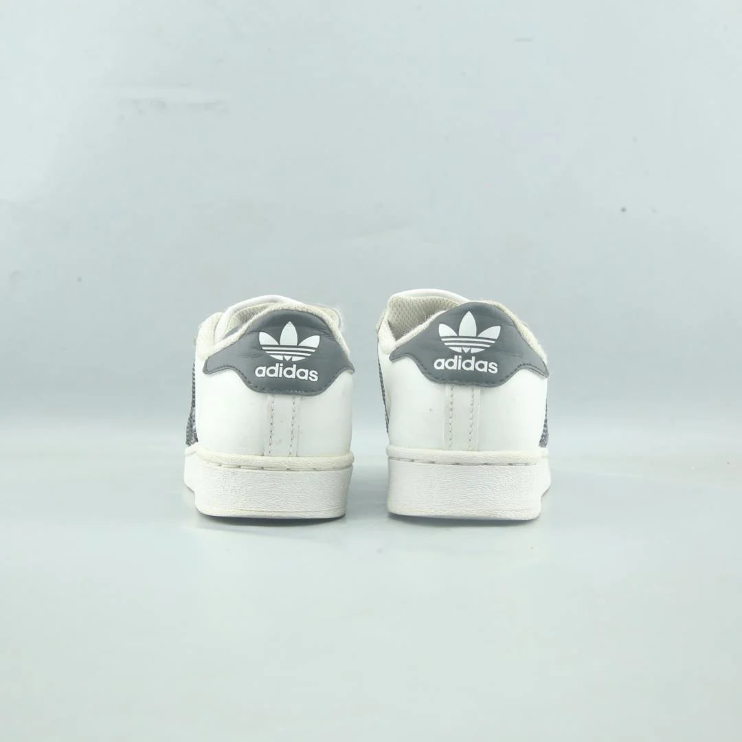 SUPERSTAR
