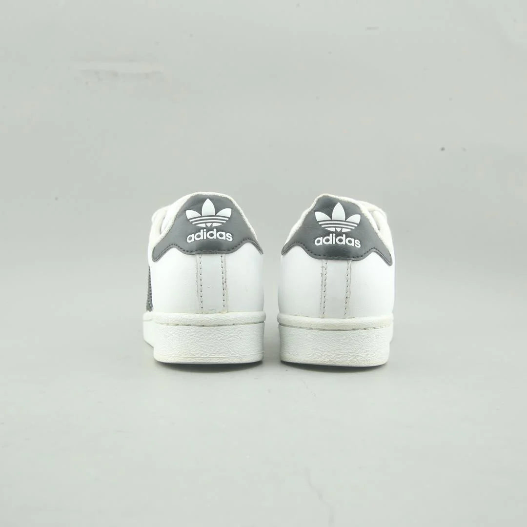 SUPERSTAR