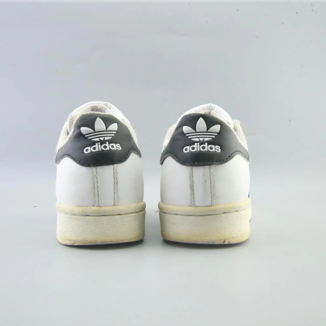 SUPERSTAR