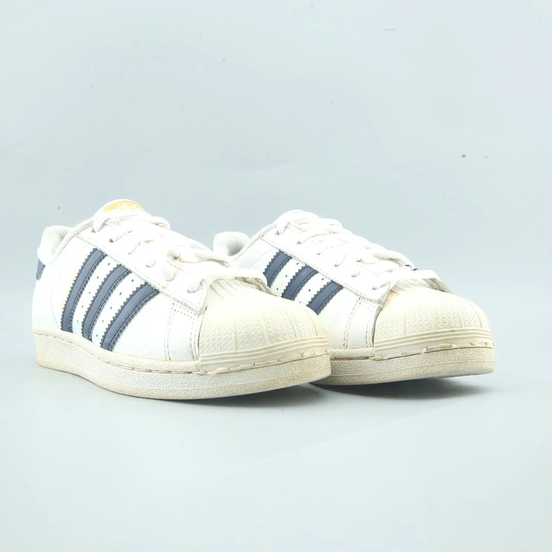 SUPERSTAR