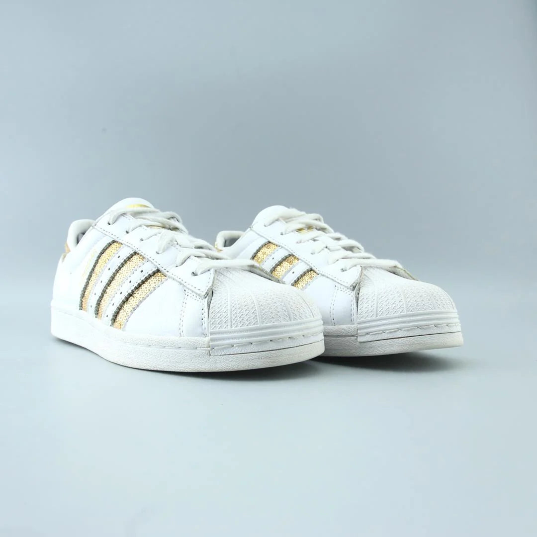 SUPERSTAR