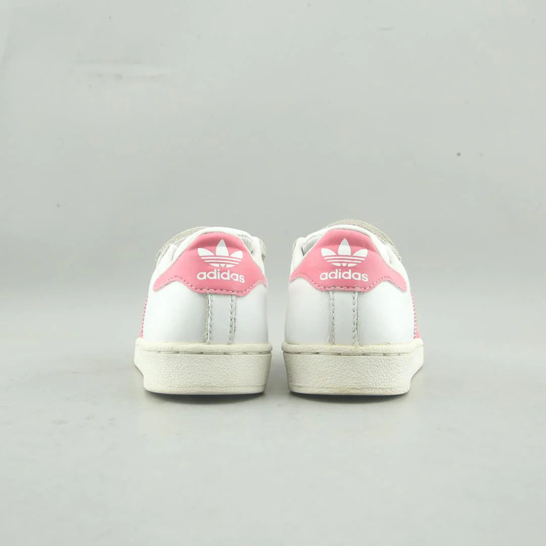 SUPERSTAR