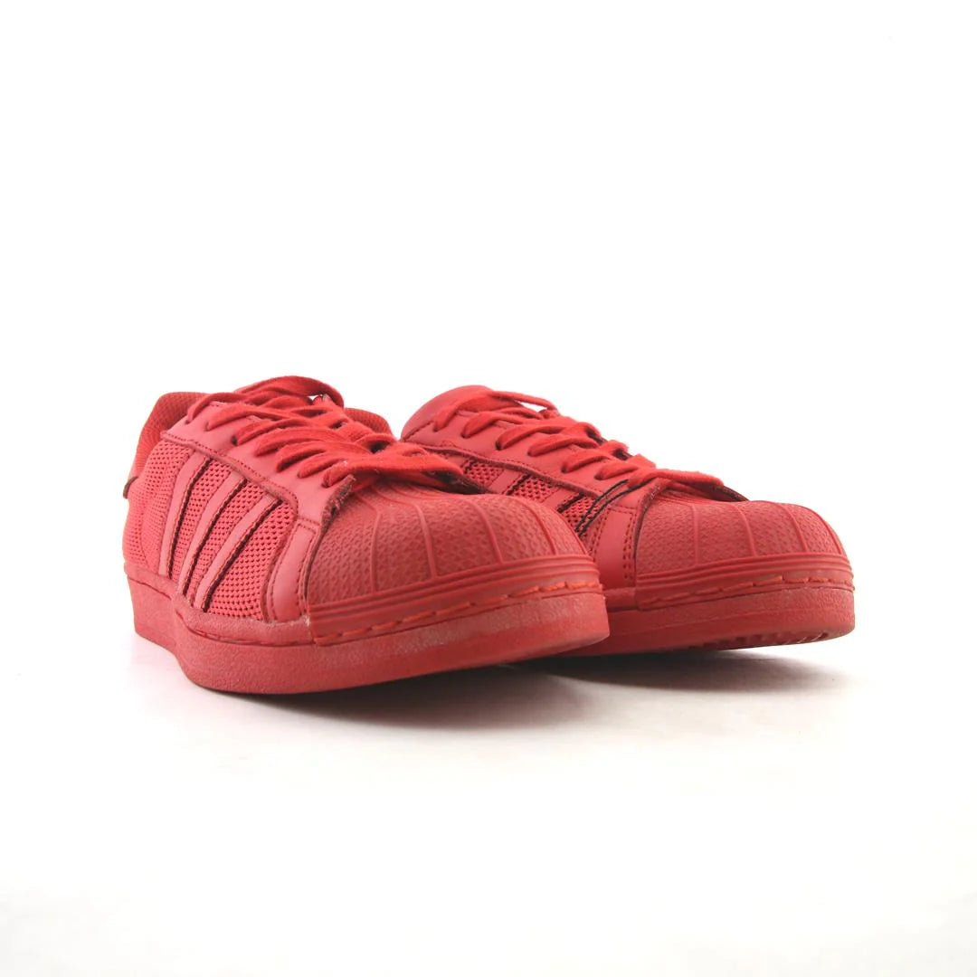 SUPERSTAR