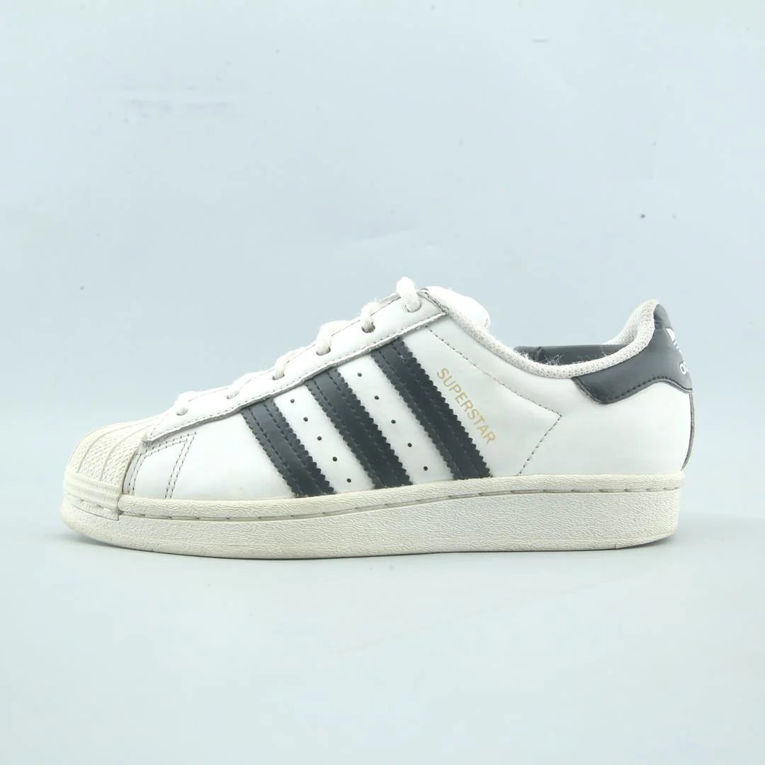 SUPERSTAR