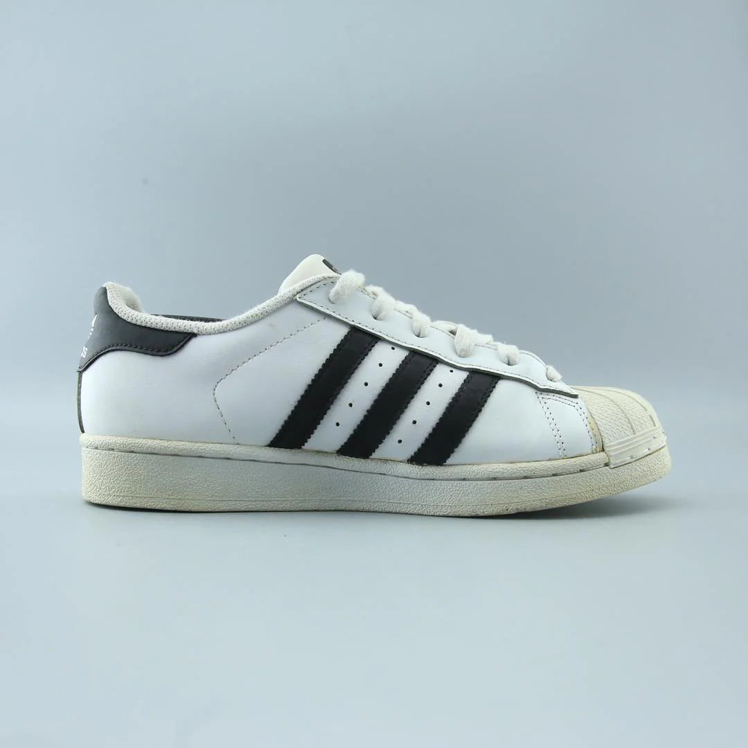 SUPERSTAR