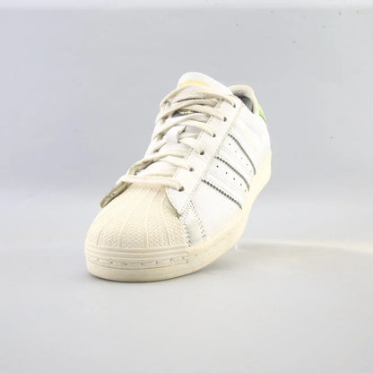 SUPERSTAR