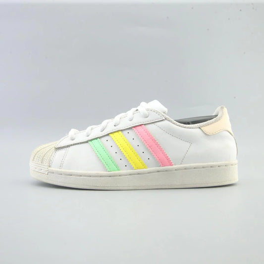 SUPERSTAR