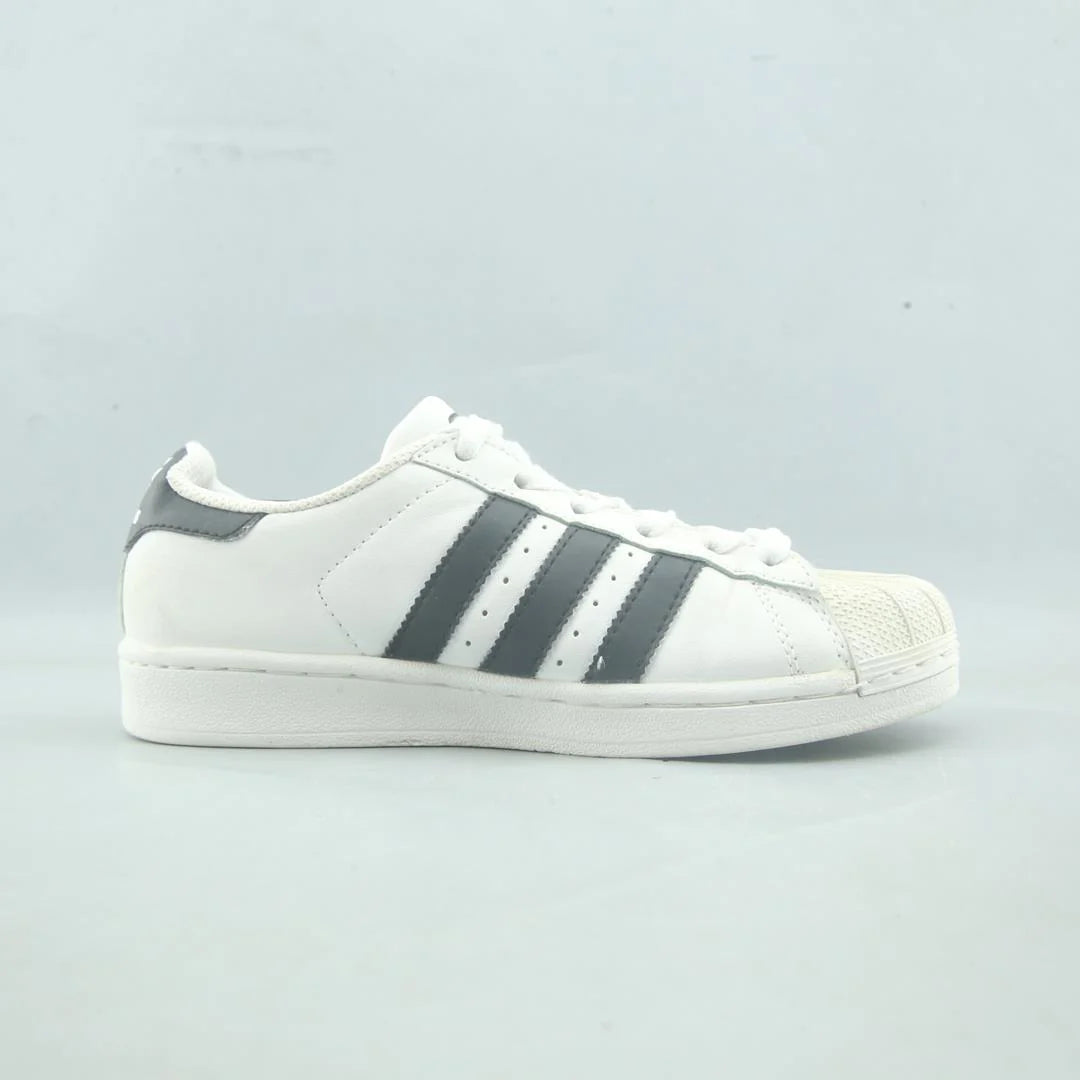 SUPERSTAR