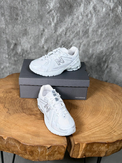 NEW BALANCE 1906 MODEL