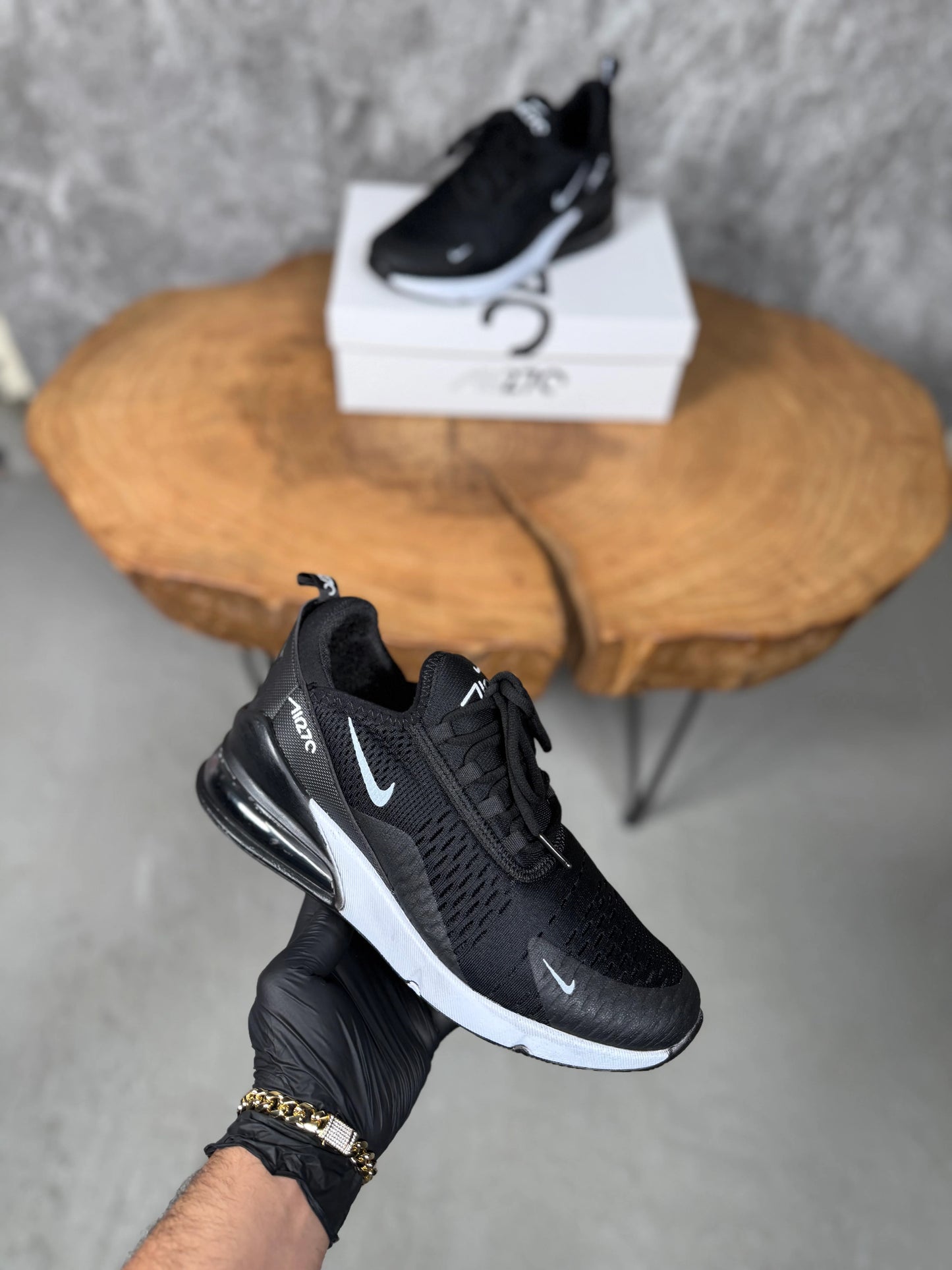 NIKE 270 MODEL