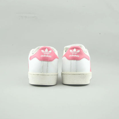 SUPERSTAR