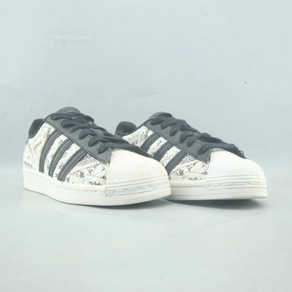 SUPERSTAR