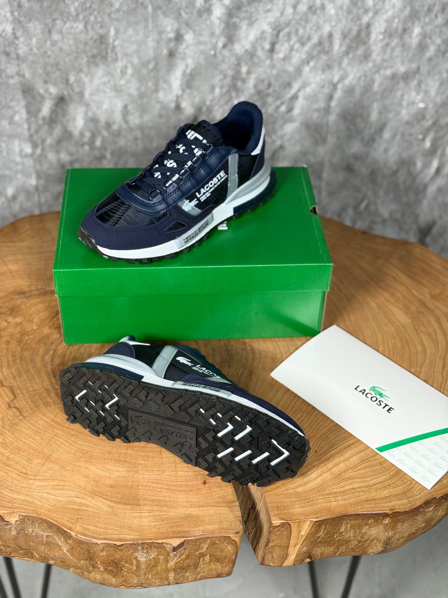 LACOSTE MODEL