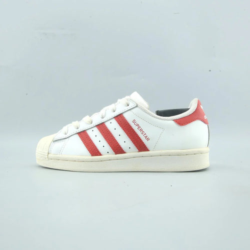 SUPERSTAR