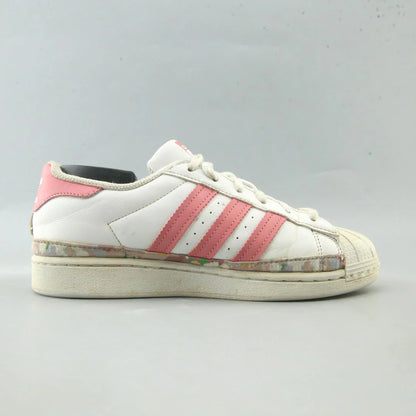 SUPERSTAR