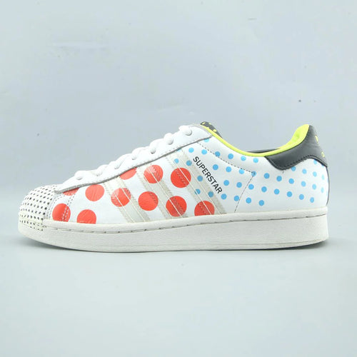 SUPERSTAR