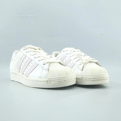 SUPERSTAR