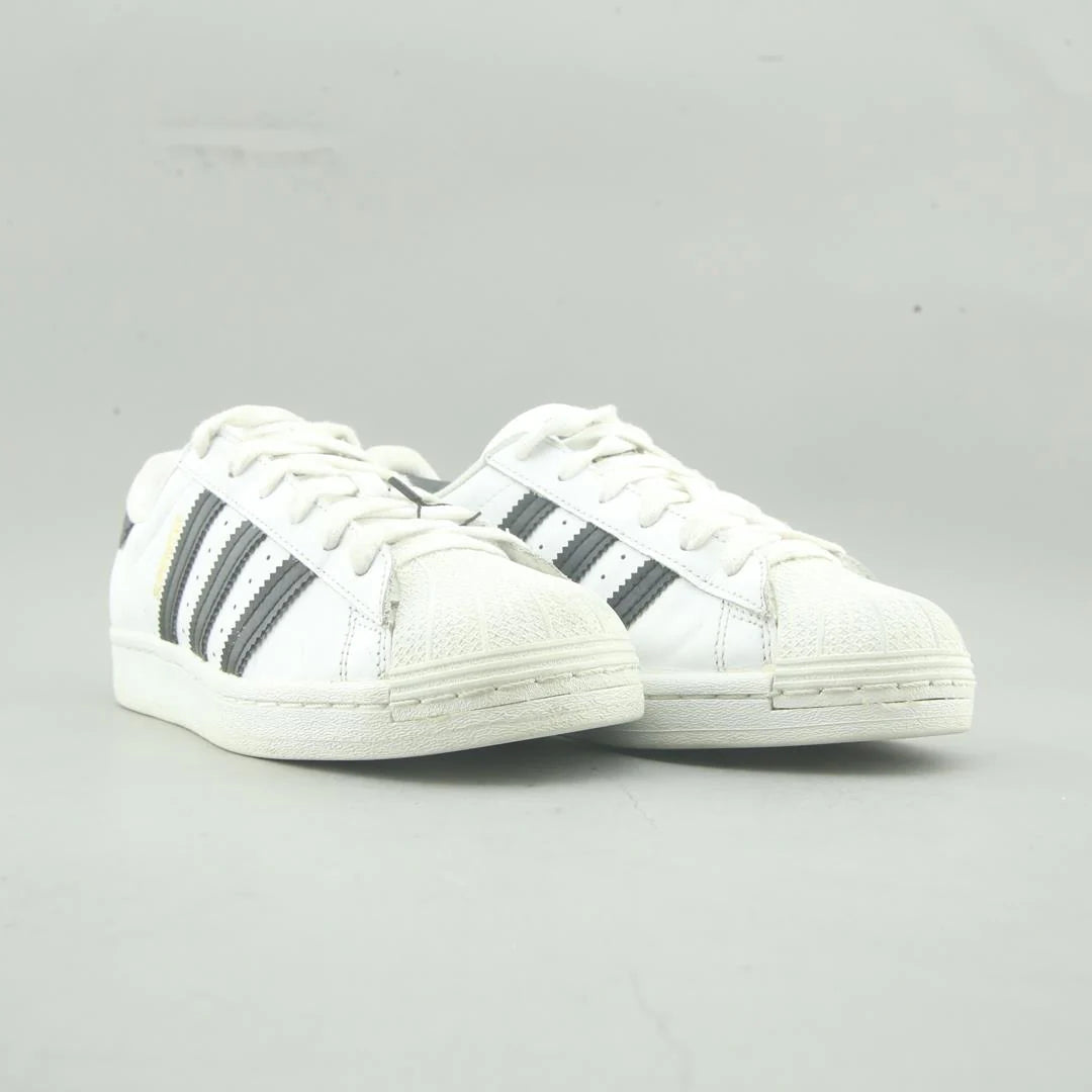 SUPERSTAR
