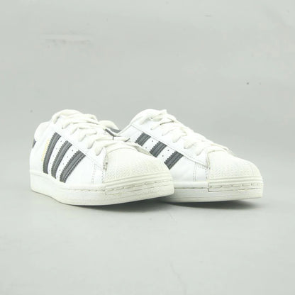 SUPERSTAR