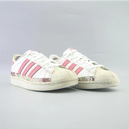 SUPERSTAR