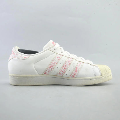 SUPERSTAR