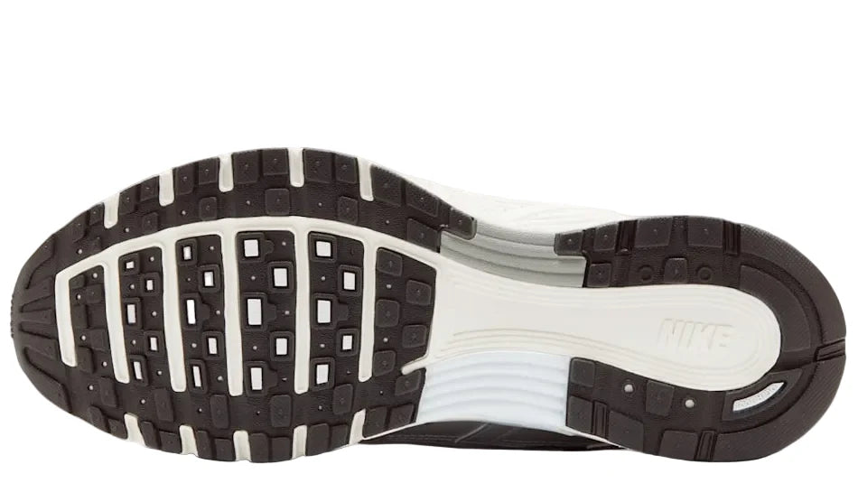 P 6000 White Blue Tint Sail Metallic Silver (Women's)