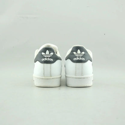 SUPERSTAR