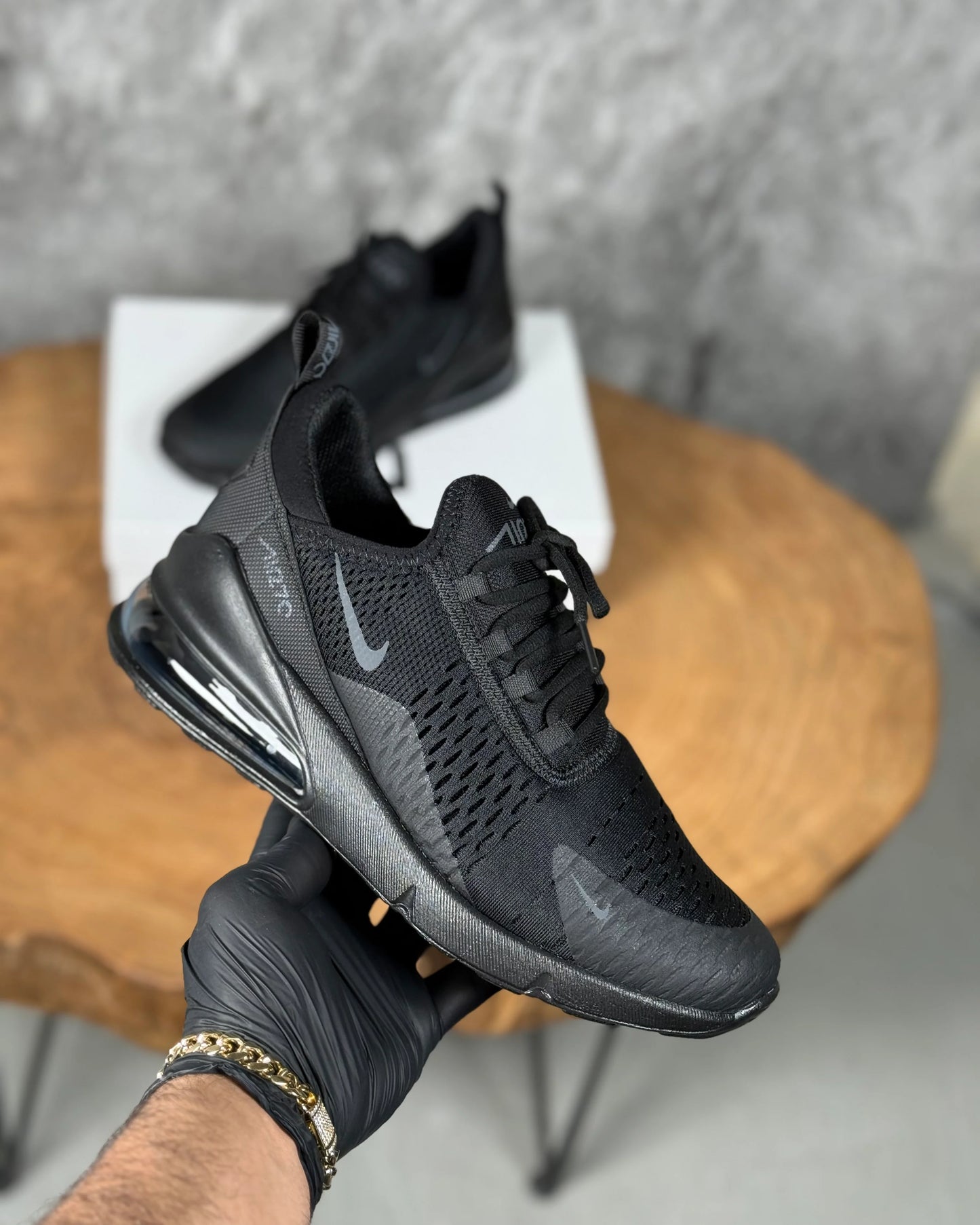 NIKE 270 MODEL