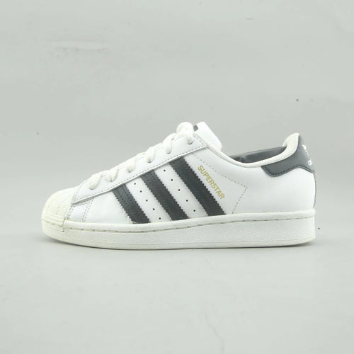 SUPERSTAR
