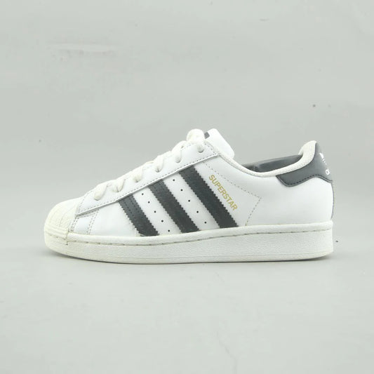 SUPERSTAR