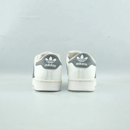 SUPERSTAR