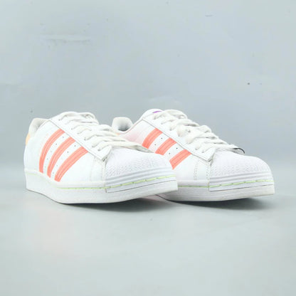 SUPERSTAR