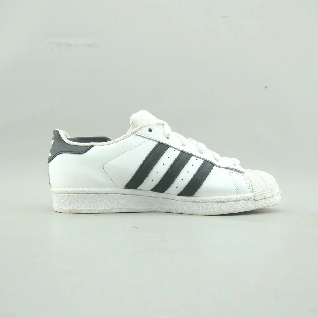 SUPERSTAR