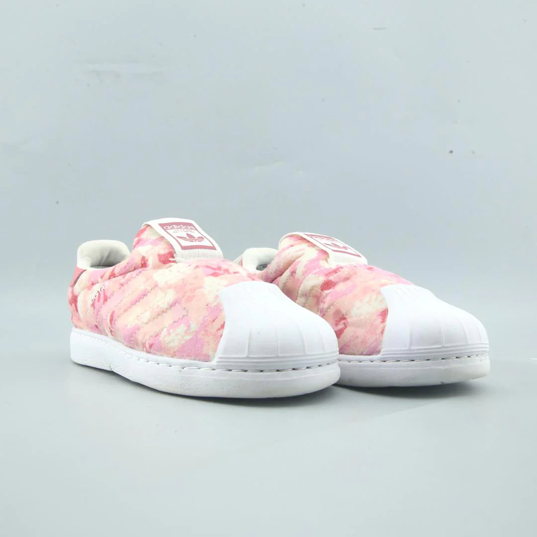 SUPERSTAR