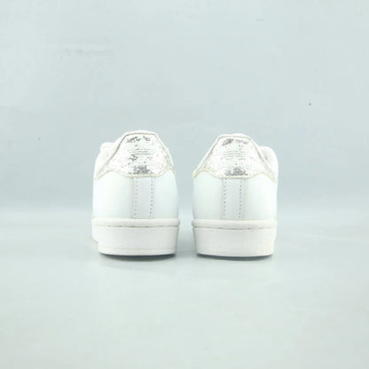 SUPERSTAR