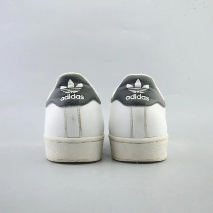 SUPERSTAR