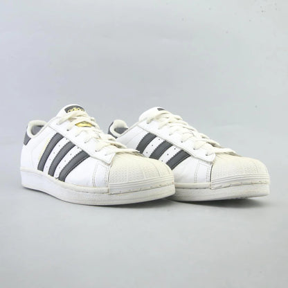 SUPERSTAR