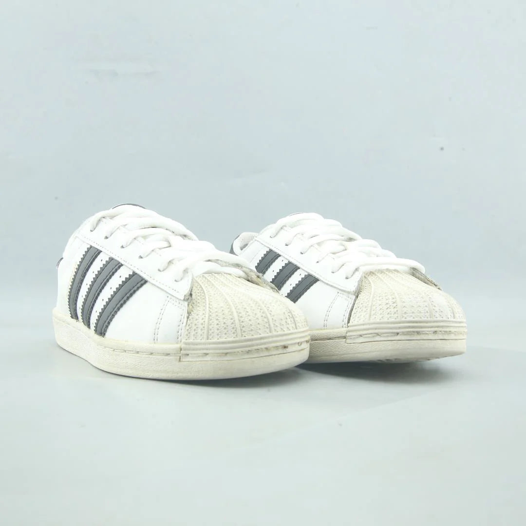 SUPERSTAR