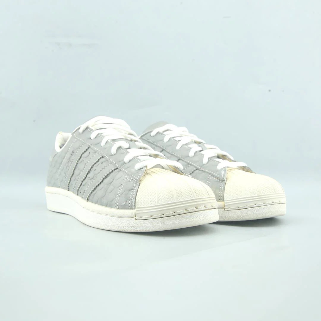 SUPERSTAR