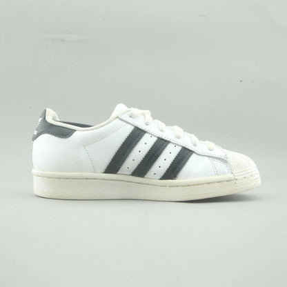 SUPERSTAR