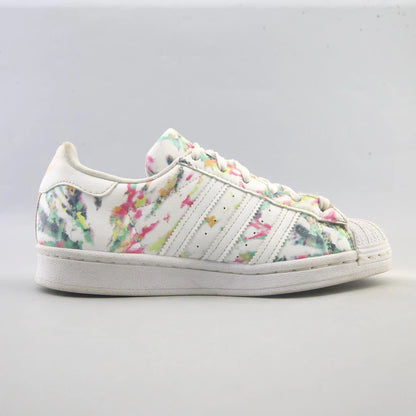 SUPERSTAR