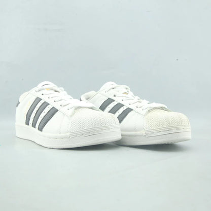 SUPERSTAR
