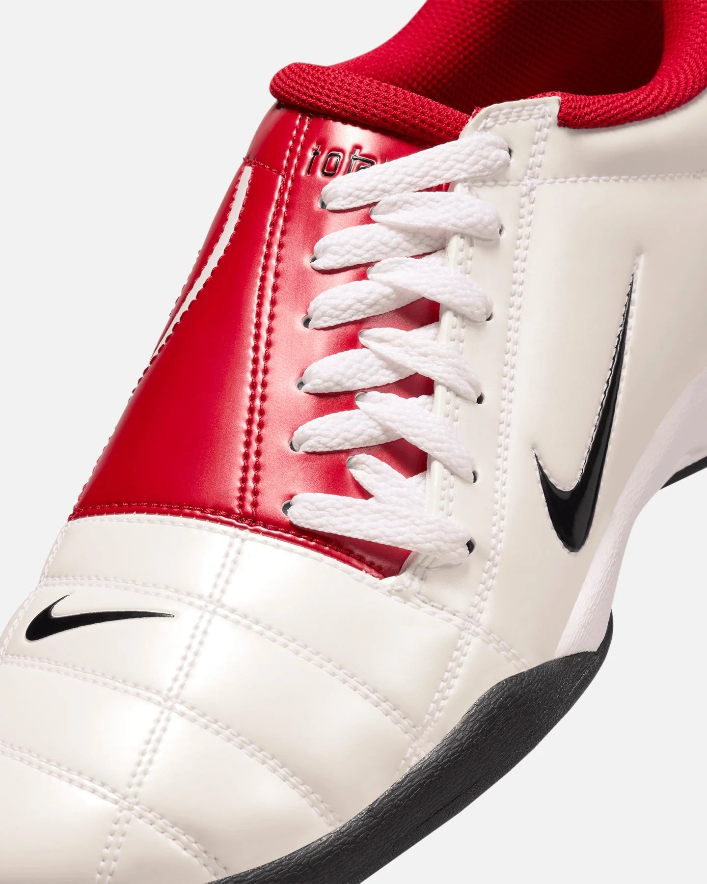 Total 90 White/Red