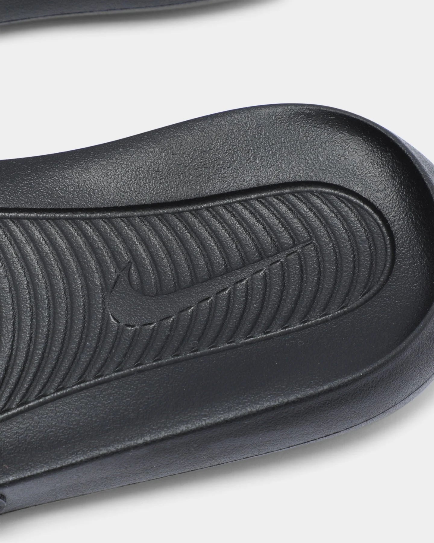 Victori One Slide Black/Metallic Gold