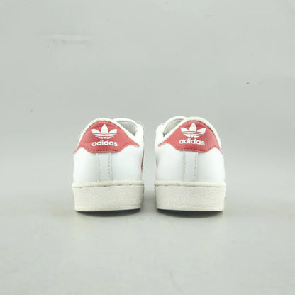 SUPERSTAR