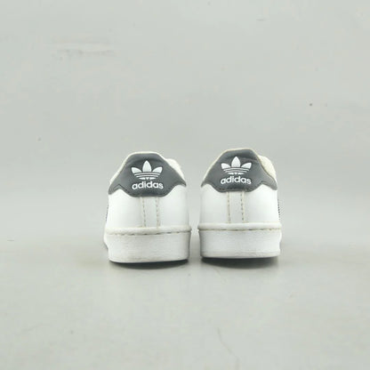 SUPERSTAR