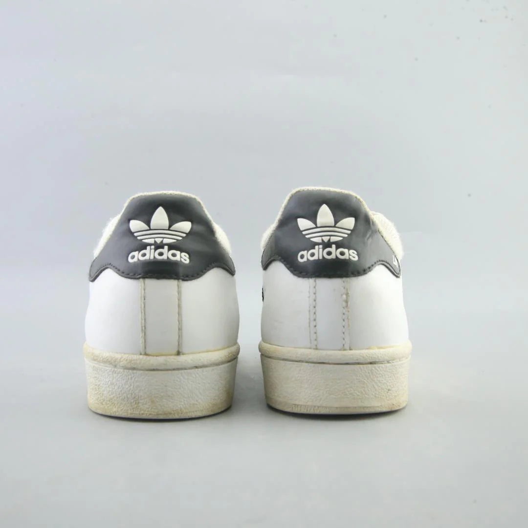 SUPERSTAR