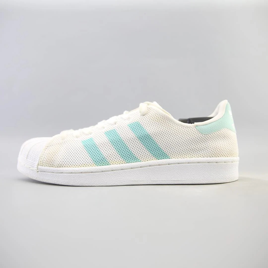 SUPERSTAR