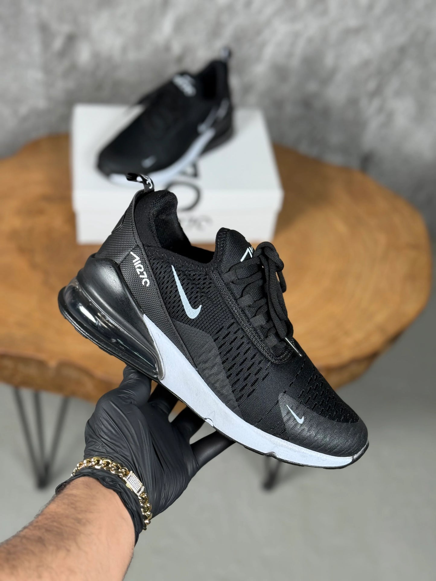 NIKE 270 MODEL
