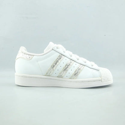 SUPERSTAR